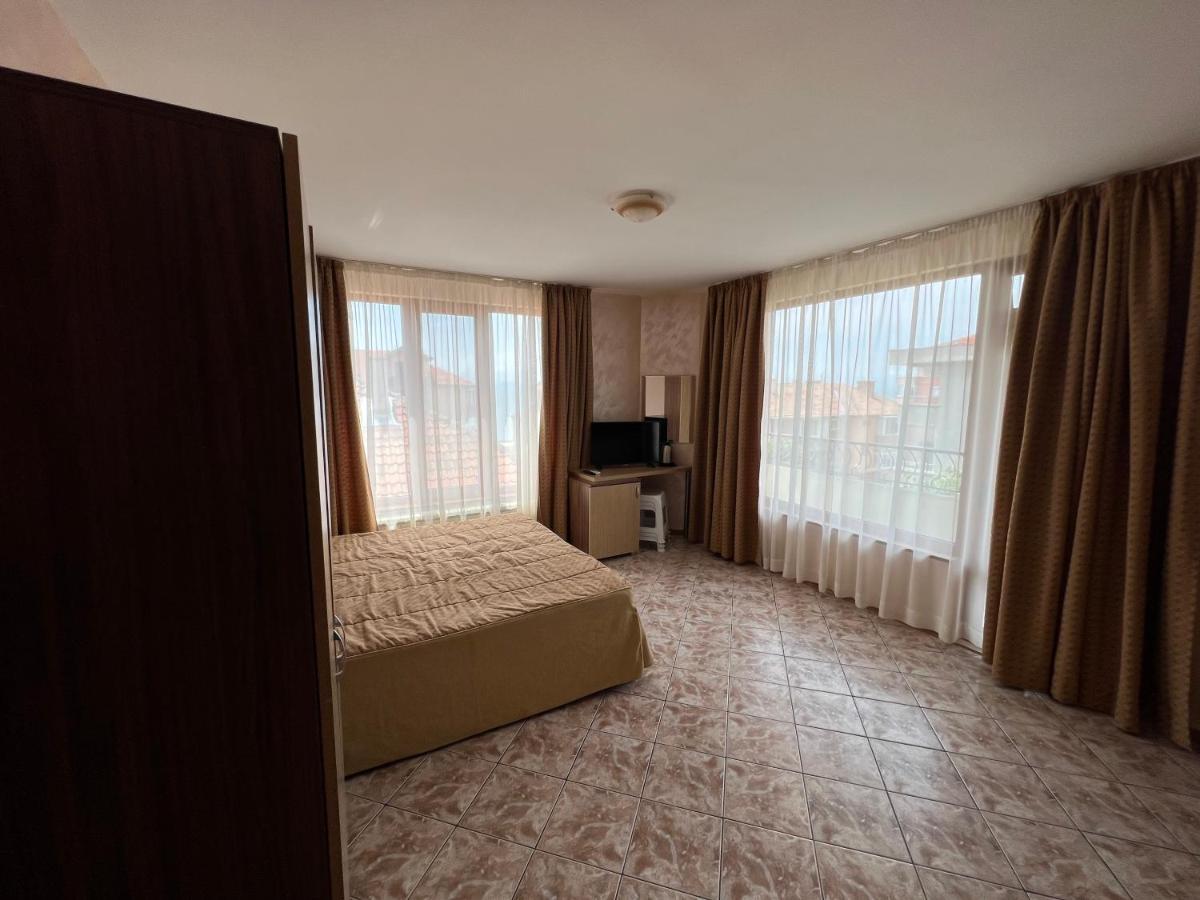Stamatovi Family Hotel Pomorie Ngoại thất bức ảnh