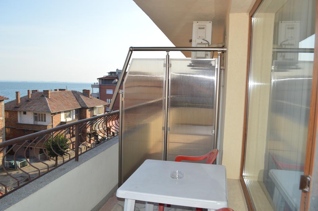 Stamatovi Family Hotel Pomorie Ngoại thất bức ảnh